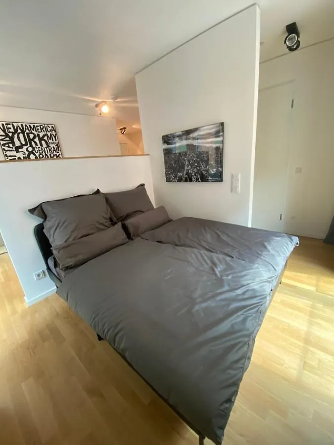 Stilvolles Apartment In Duesseldorf Am Medienhafen